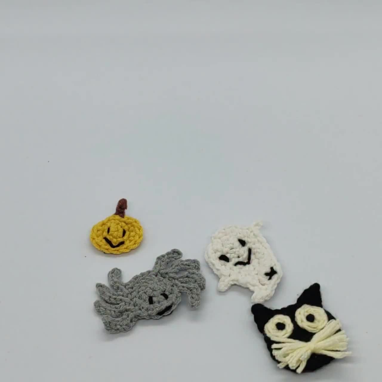 ハロウィン ガーランドのかぎ針編みパターン – 不気味でかわいい