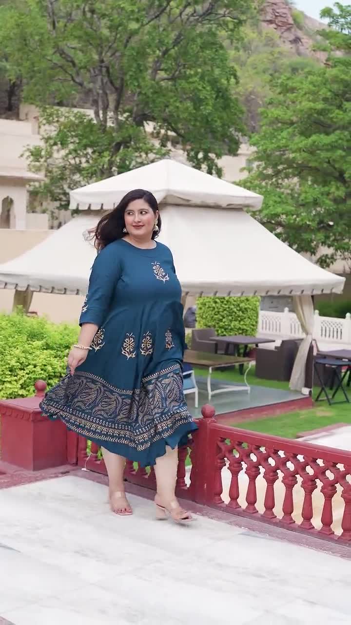 plus size dresses india Indian Dress For Women| Dress | Anarkali gown POV: you just spotted color-navy-white-stripe Western wear 尺寸:14