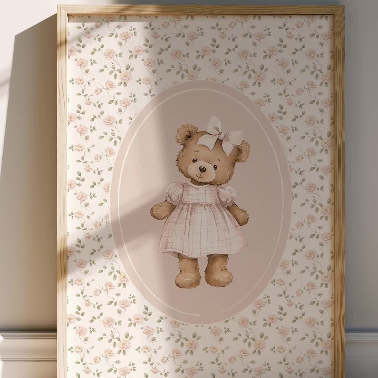 ピンクのドレスを着た女の子のテディベアのウォールアートプリント