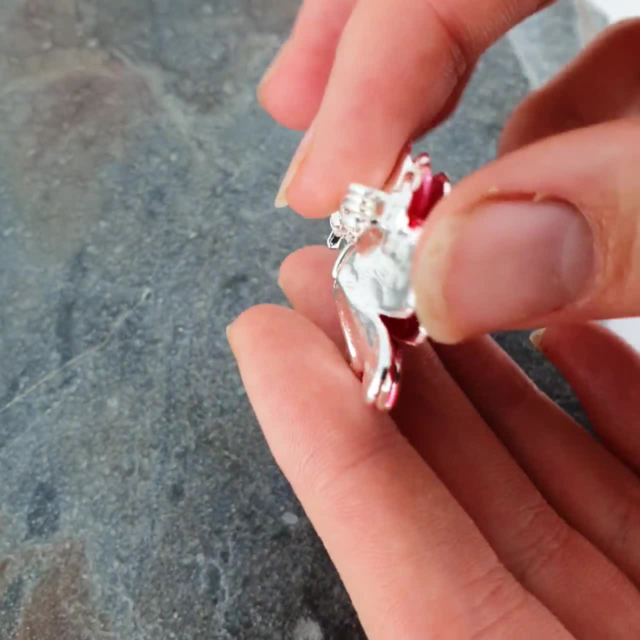 カメリアピンクの花ブローチ、銀メッキ - Etsy 日本