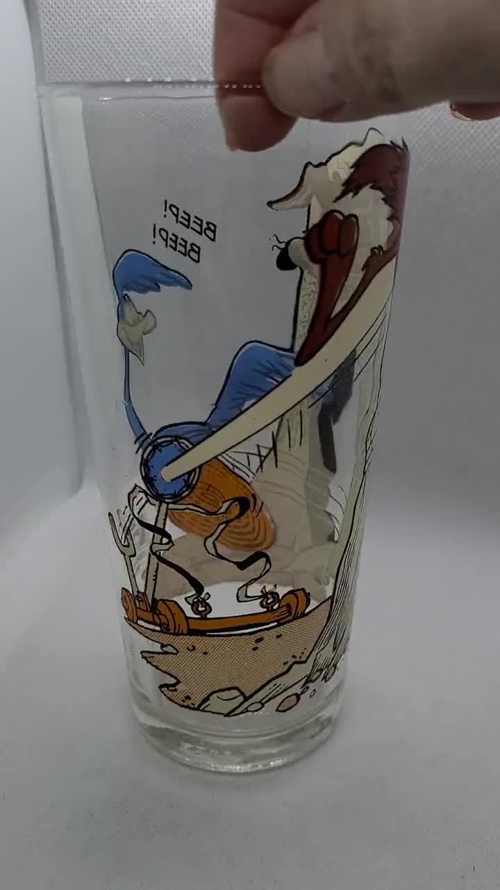 Vintage 1976 Warner Brothers Wile E. Coyote & Road Runner Glass - Etsy