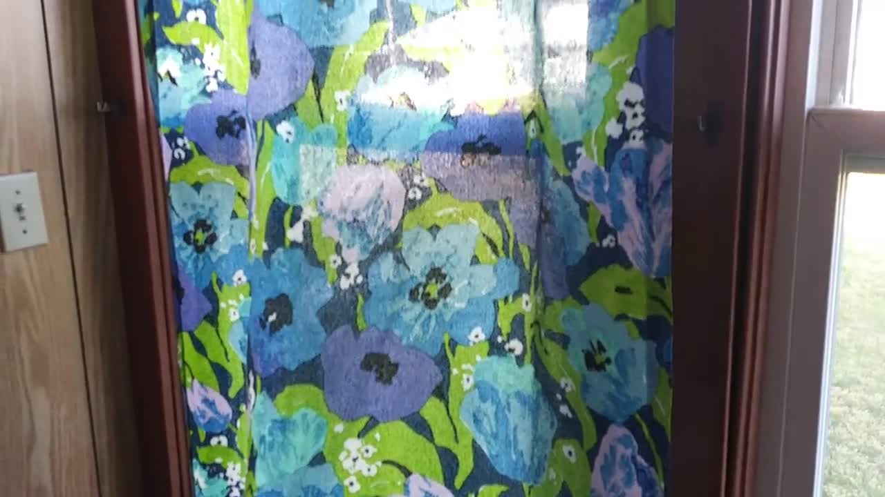ビンテージファブリックパネル 花菱（紺） ヴィンテージフローラルカーテンパネル、1960年代のパープルブルー