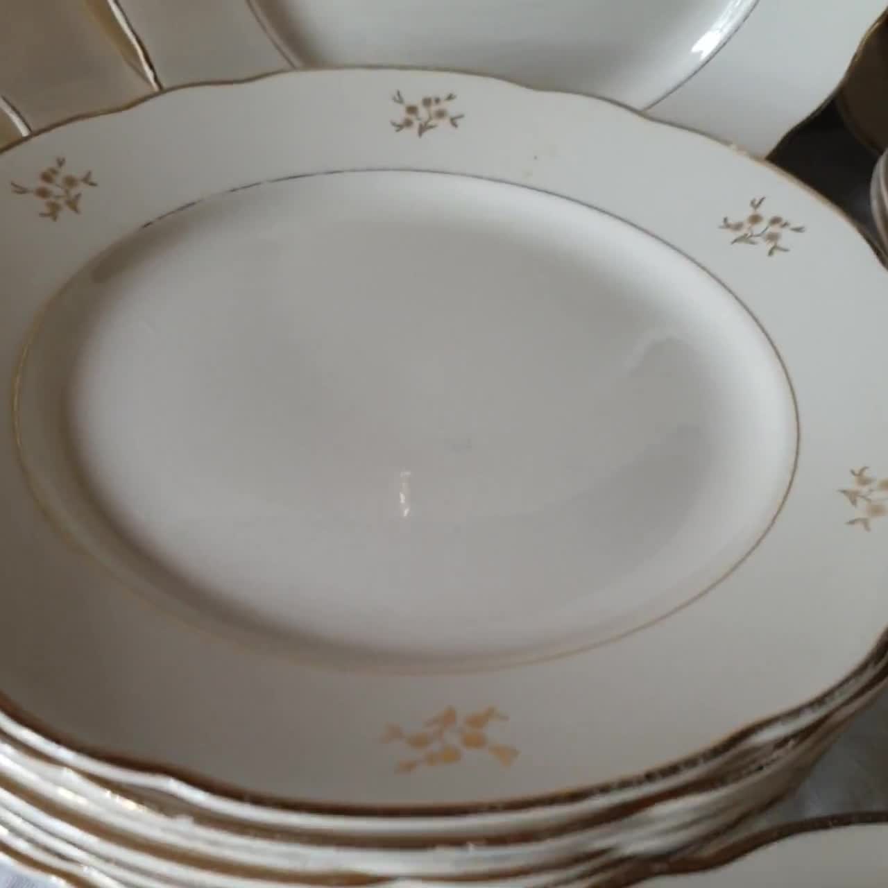 Vintage Villeroy & Boch 10-place Mettlach Dinner Service, Gold