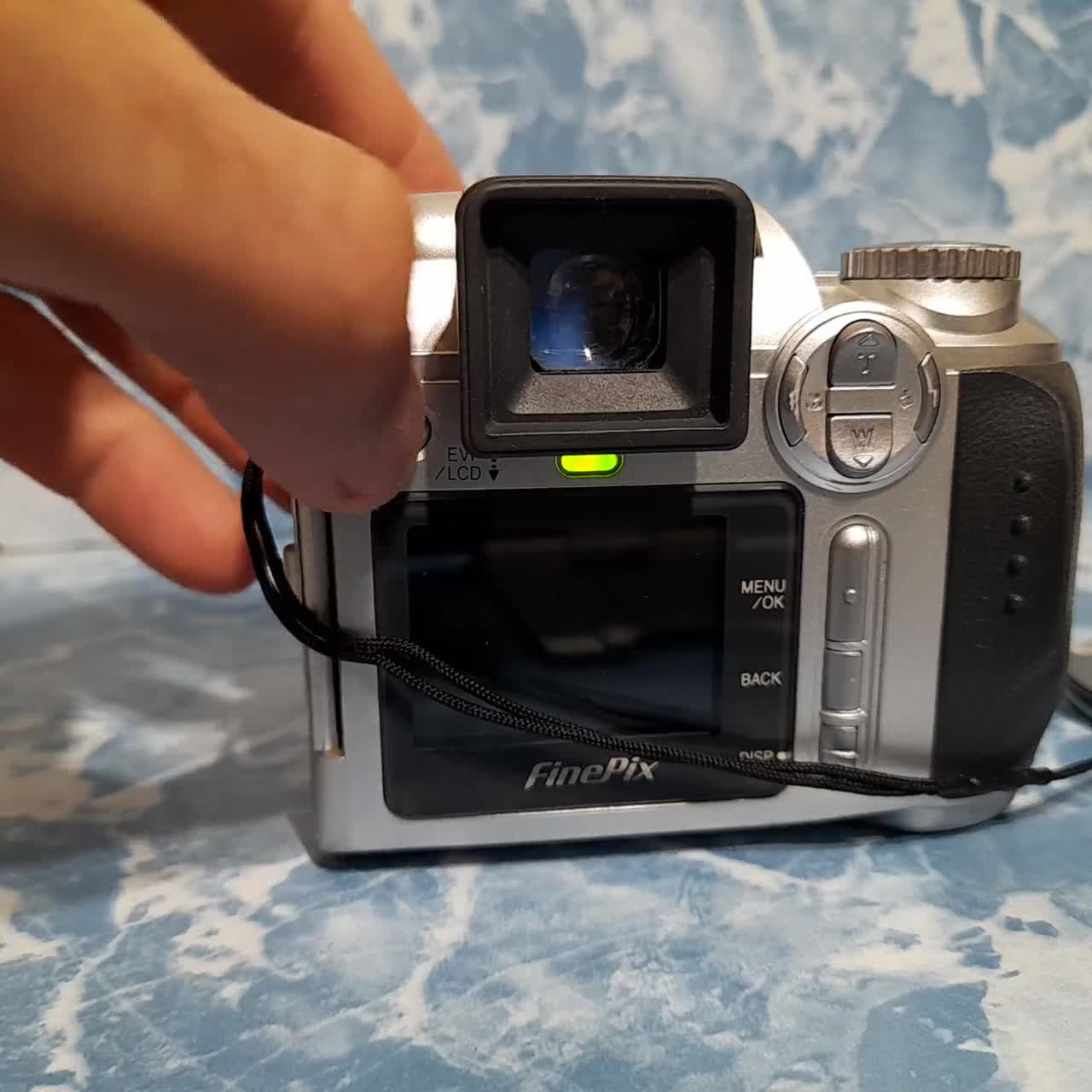 Vintage Fujifilm Finepix S304 Digital Camera: 6x Optical Zoom, 3.2