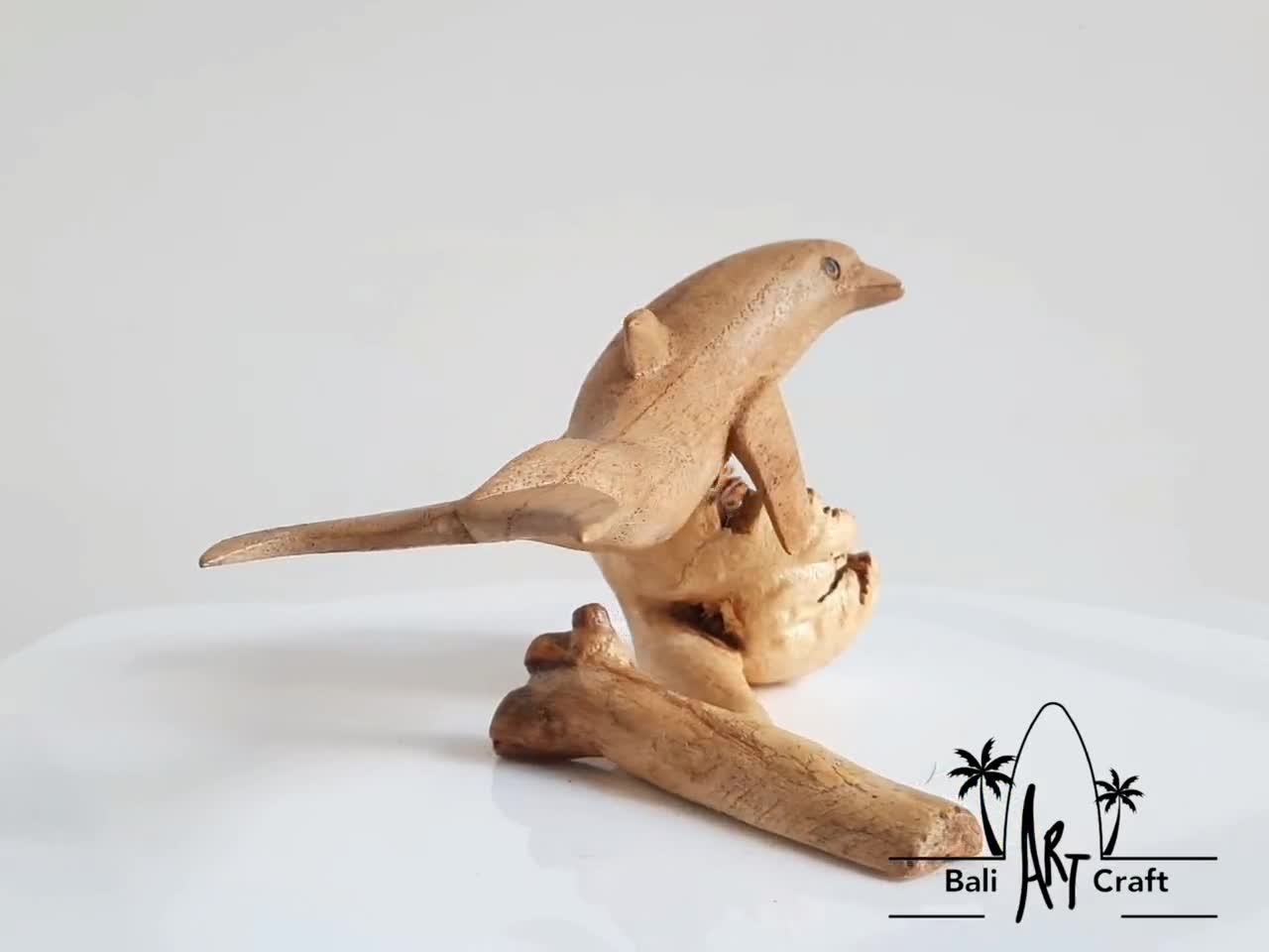 手作りのジェンピニス木製イルカ彫刻：寄生木ベース - Etsy 日本