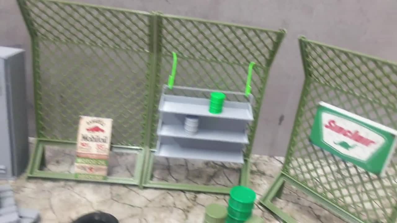 ジオラマカーガレージ小道具セット。スケール1:24。ジオラマガレージ