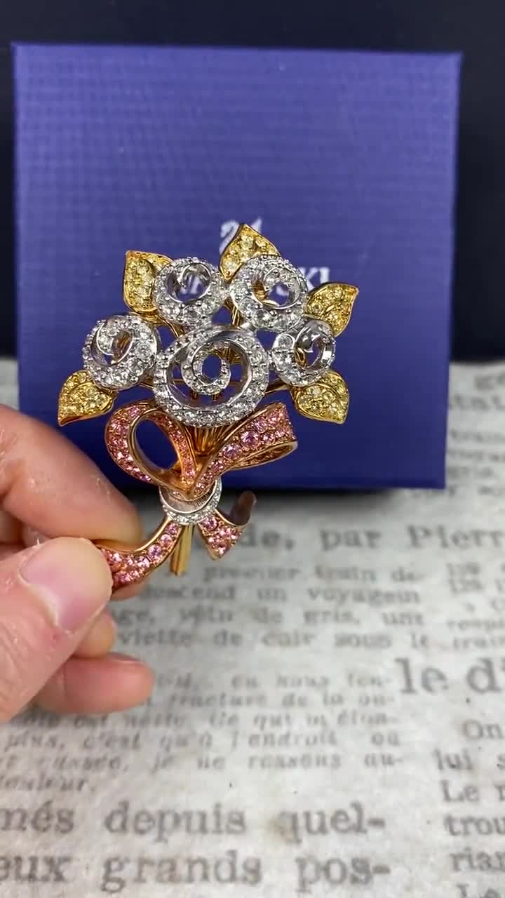 N0987 Vintage Swarovski 1998 Crystal Flower Bouquet Brooch
