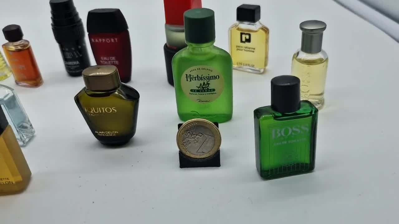 16 Vintage Herren Parfum Miniaturen Set, Paco Rabanne, Hugo Boss, Alain Delon Iquitos und Courreges, Sammler Mini Düfte 90er Jahre