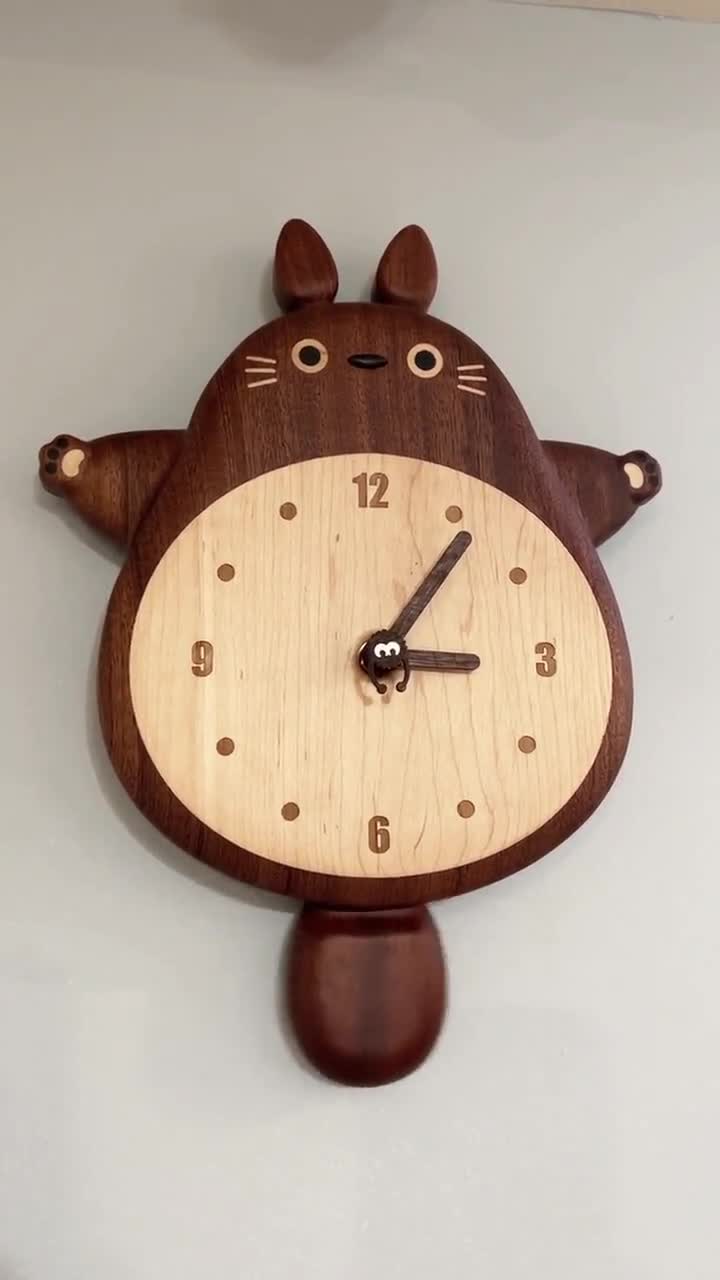 トトロの木製壁掛け時計：ジブリ風子供部屋インテリア - Etsy 日本
