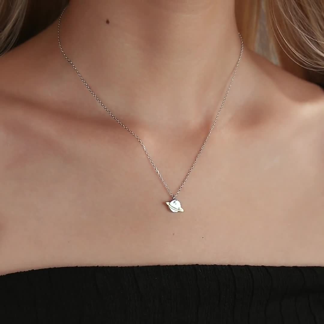 土星ペンダントネックレス、スターリングシルバーの惑星ネックレスと