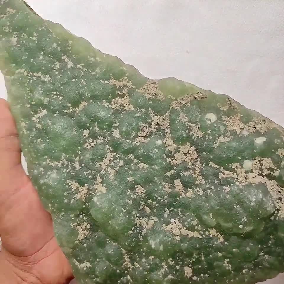 天然のユニークなデザイナープレナイト標本原石 癒しの鉱物 装飾石