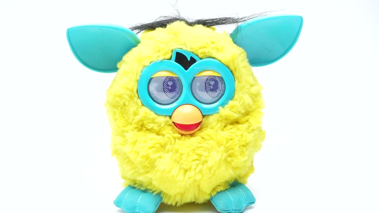 ファービー インタラクティブ電子玩具 | 黄色い体に青い耳