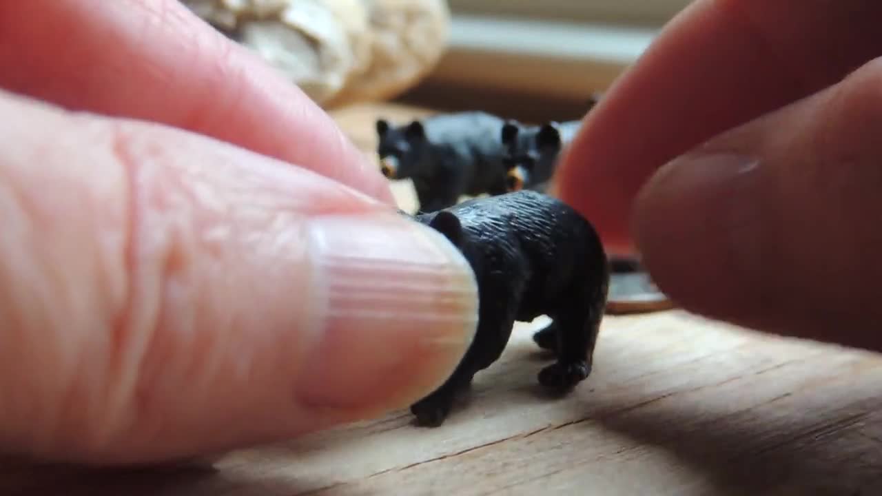 ミニチュア黒クマ動物フィギュア妖精の庭テラリウムドールハウス