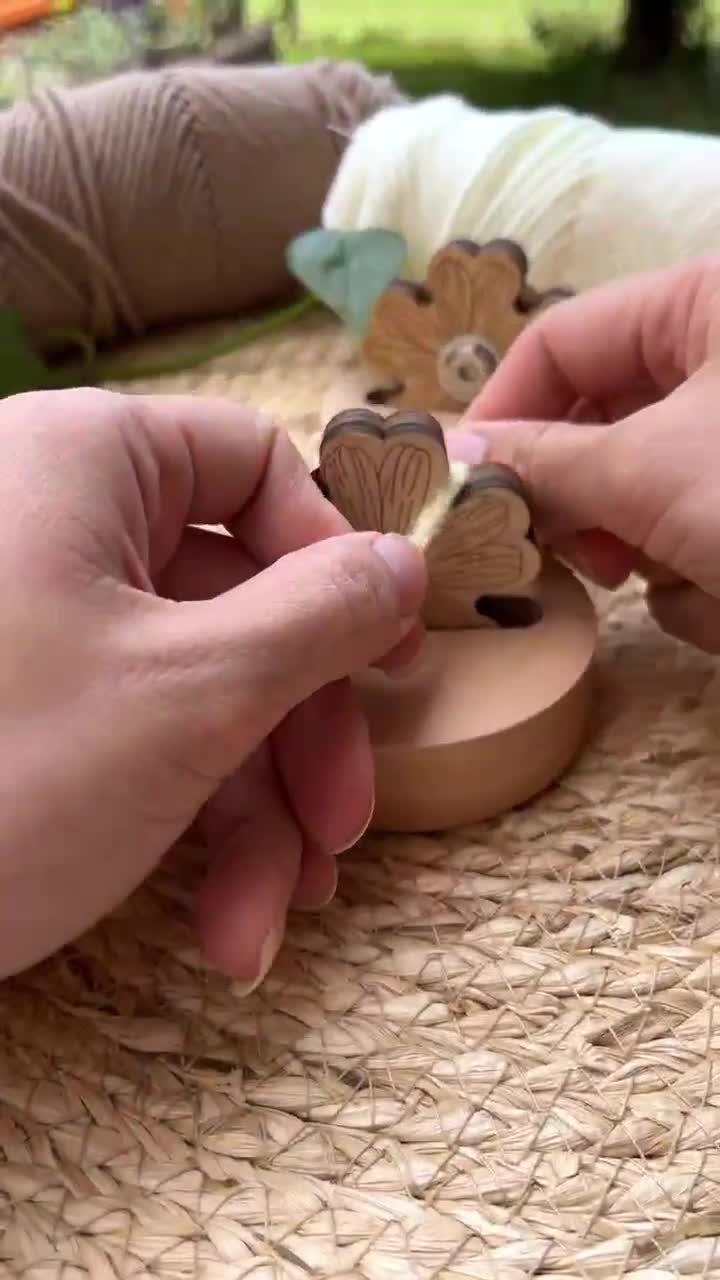 木製ホルダー付きフラワーヤーンカッター：縫い糸カッター - Etsy 日本