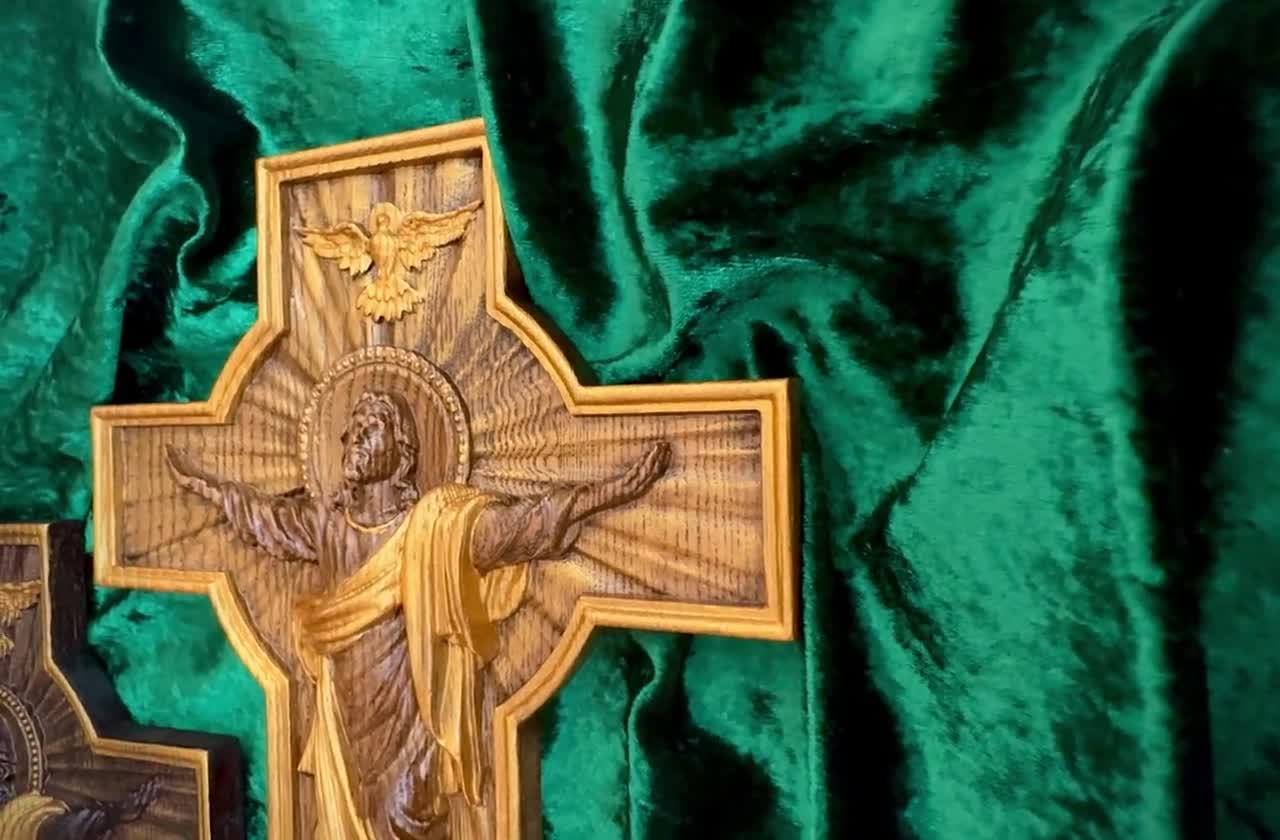 木製のイエスの昇天十字架、彫刻されたトネリコの木の十字架 - Etsy 日本