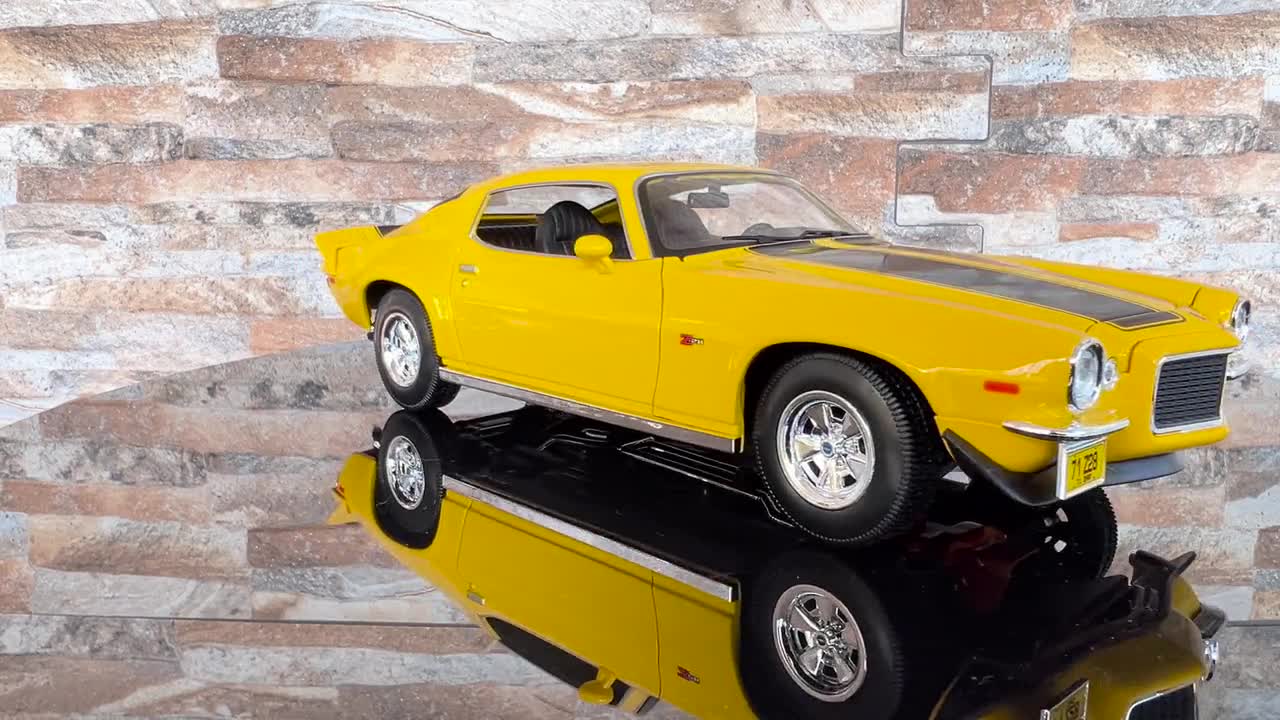 シボレー カマロ 1971 | ヴィンテージ モデルカー | 1/18 スケール