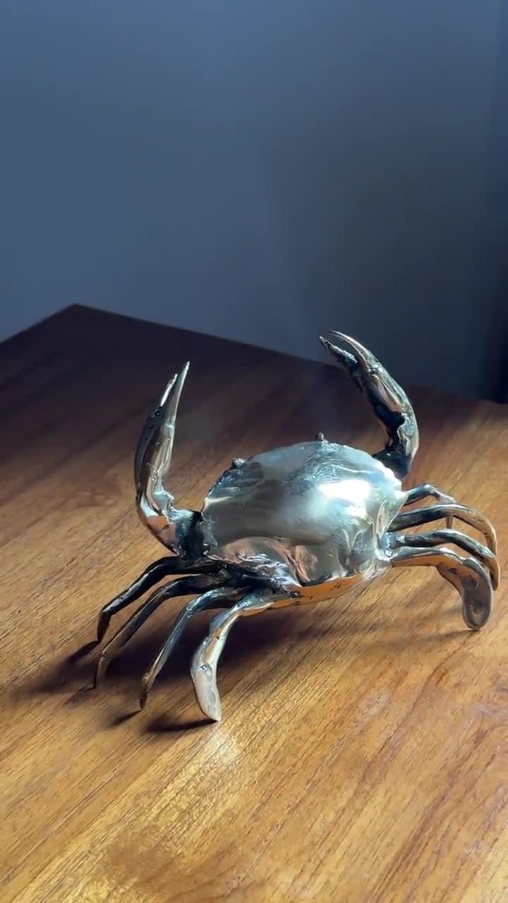 真鍮製のカニの置物 - 手作りの航海カニの装飾品。ユニークな海岸風の