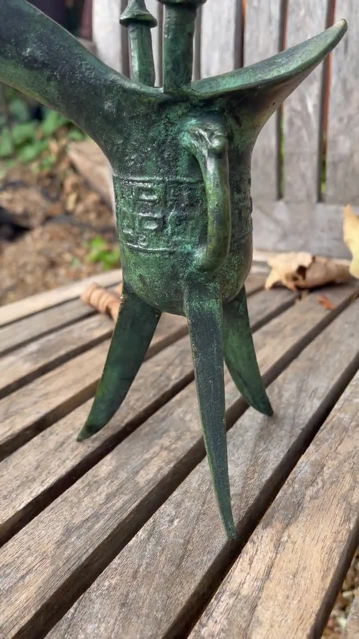 古代青銅製三脚盃杯 – 中国の儀式用酒器 - Etsy 日本