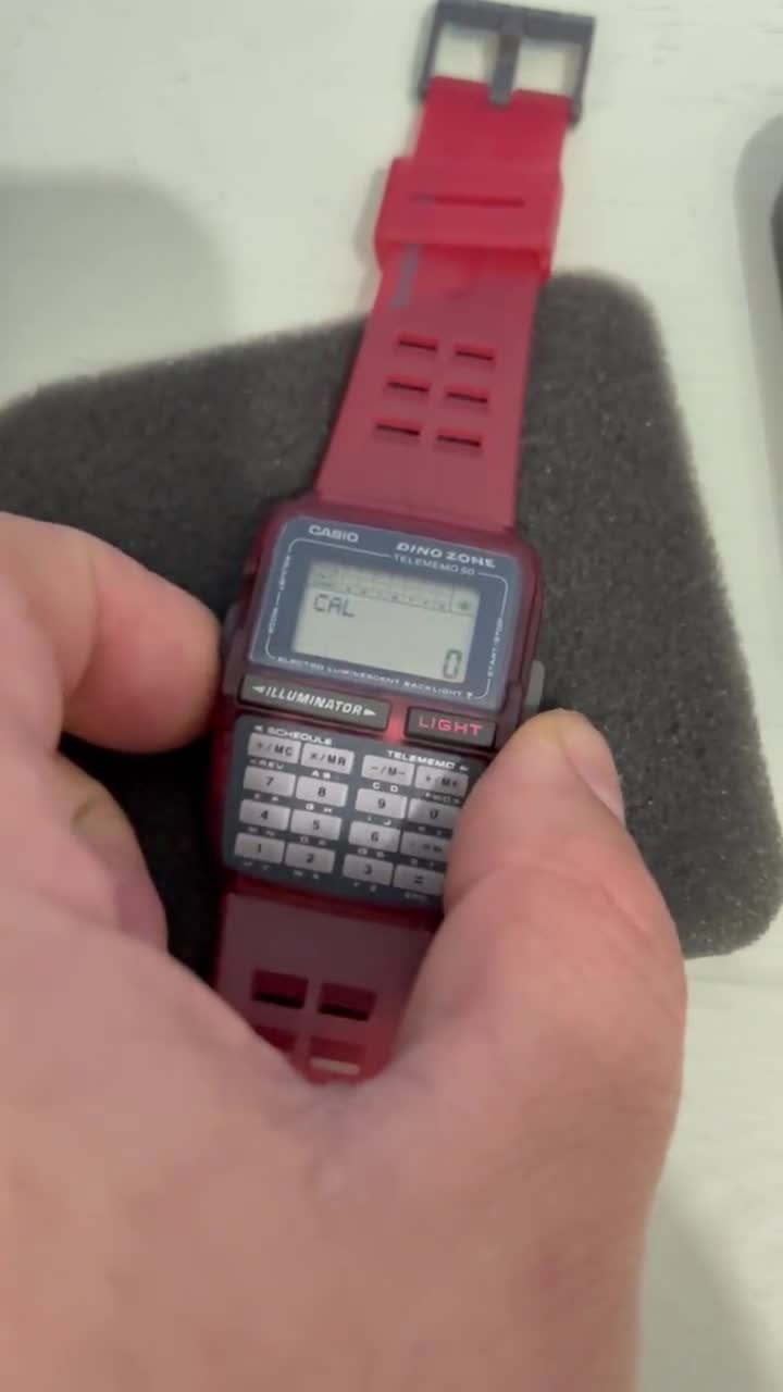 希少な赤色のヴィンテージ Casio DBC-63 Dino Zone 1990年代 データ