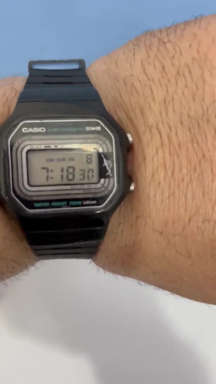 激レア　CASIO　Casiotron デジタル腕時計　L7200　ヴィンテージ Vintage ULTRA Rare Casio W-200 Marlin 1980s Mod 108 Japan Men's