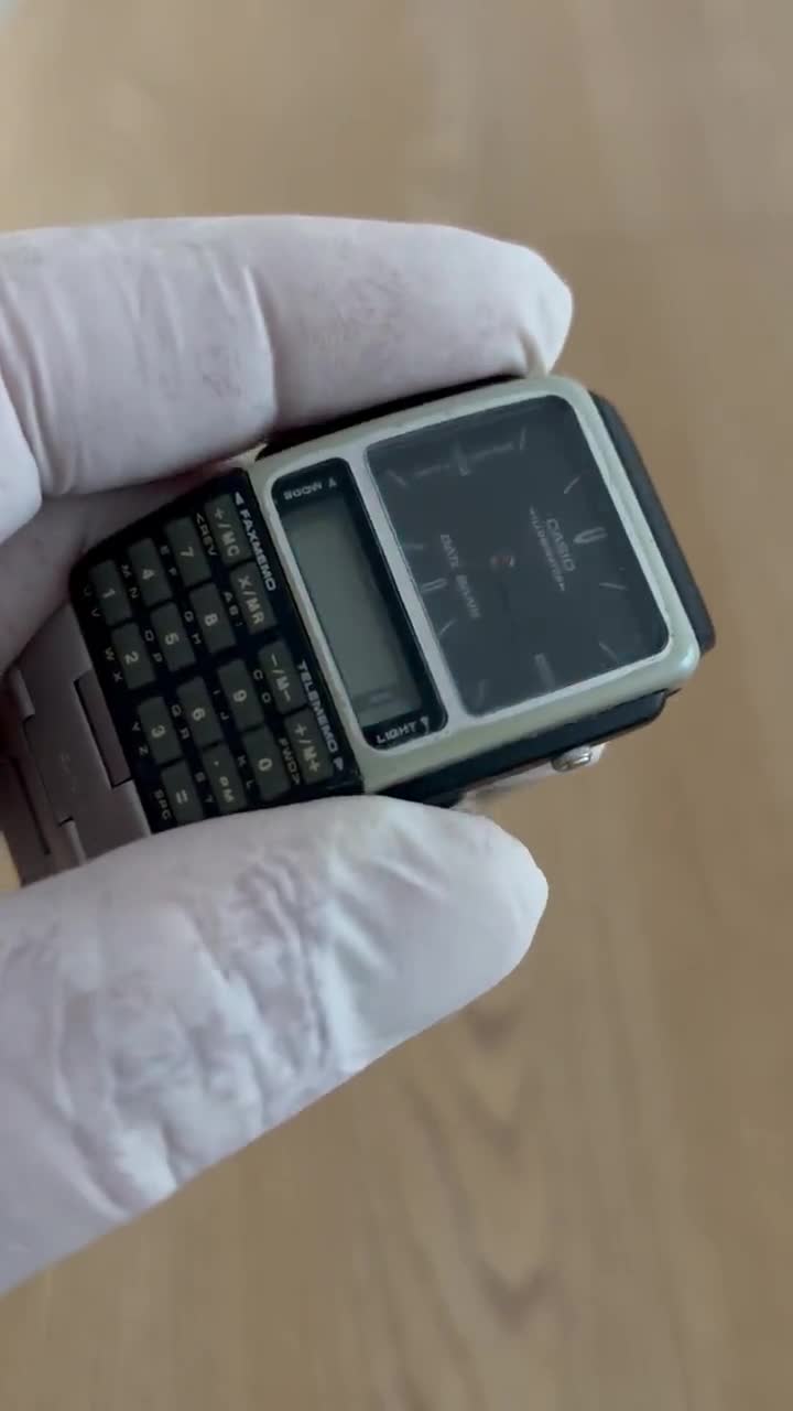 Vintage Casio ABC-30 Data Bank Watch: Digital Analog Calculator
