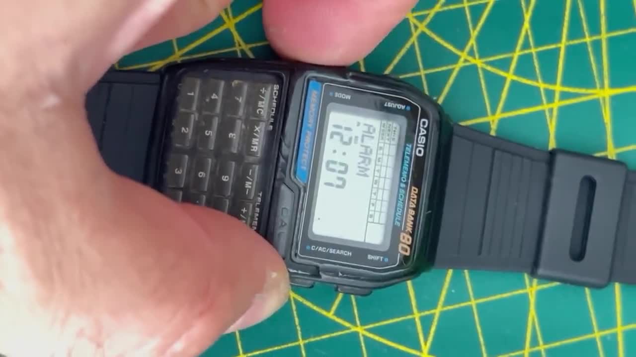 RARE Vintage Casio DBC-80 Databank World Time Calculator Watch