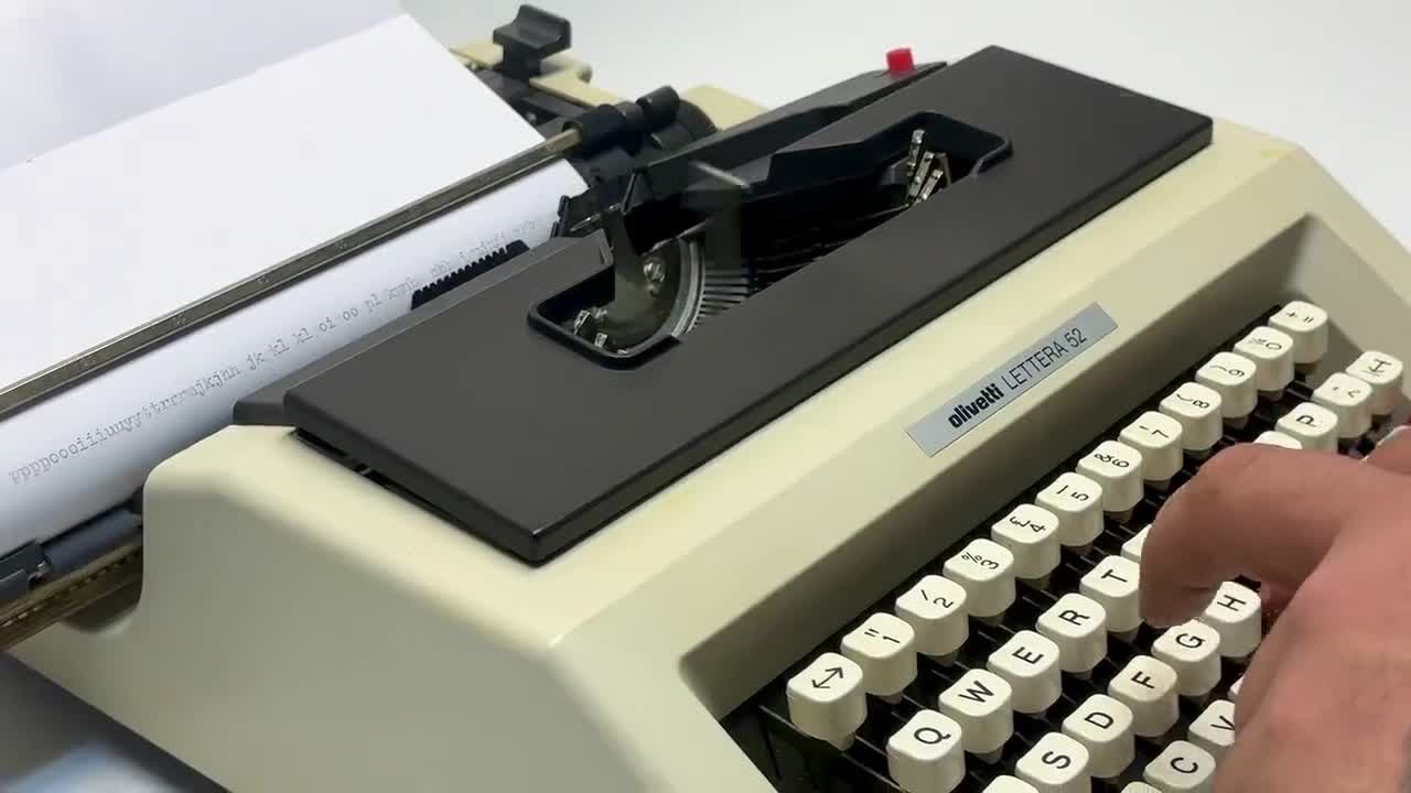 Olivetti Lettera 52 タイプライター - 新品同様のアンティーク、完全