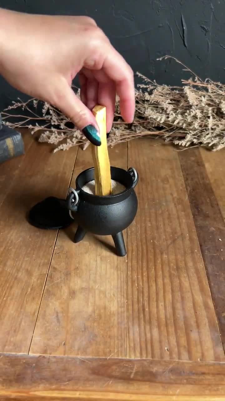 黒鋳鉄製大釜 – 魔女風装飾、香炉、儀式用具、祭壇 - Etsy 日本