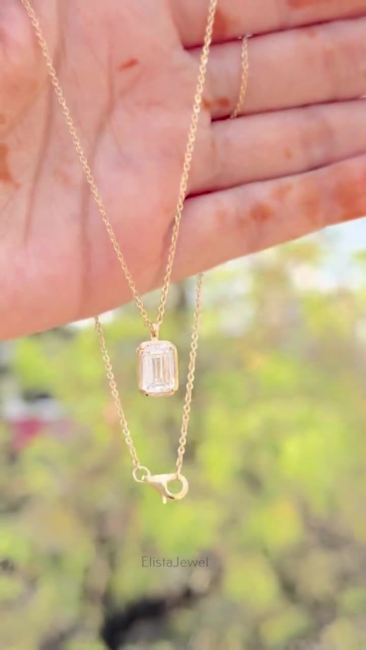【noel】2ct エメラルドカットペンダントトップイエローゴールド エメラルドカットのラボグロウンダイヤモンドペンダント：14Kイエロー