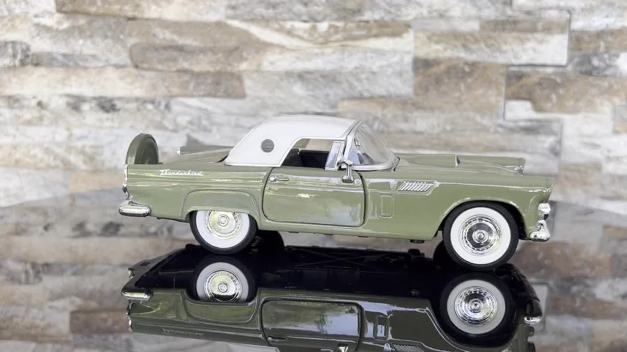 フォード サンダーバード 1956 | 1/24スケール ダイキャストカー