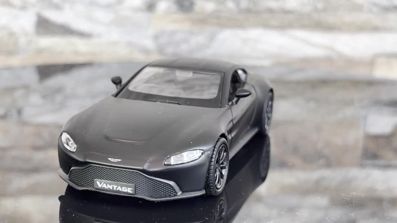 アストンマーティン ヴァンテージ | 1/34スケール モデルカー | ダイ