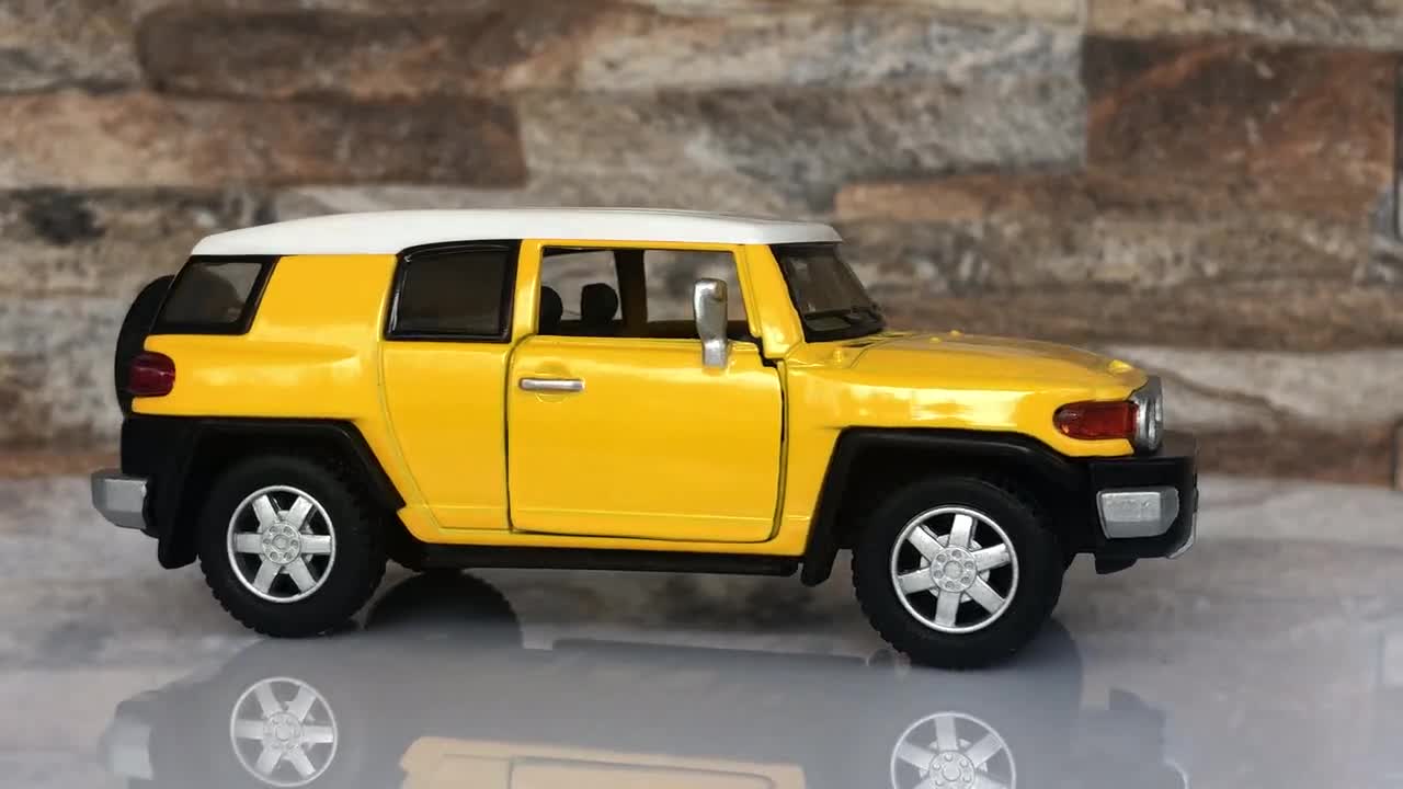 トヨタ FJクルーザー | 1/36スケール モデルカー | ダイキャストカー