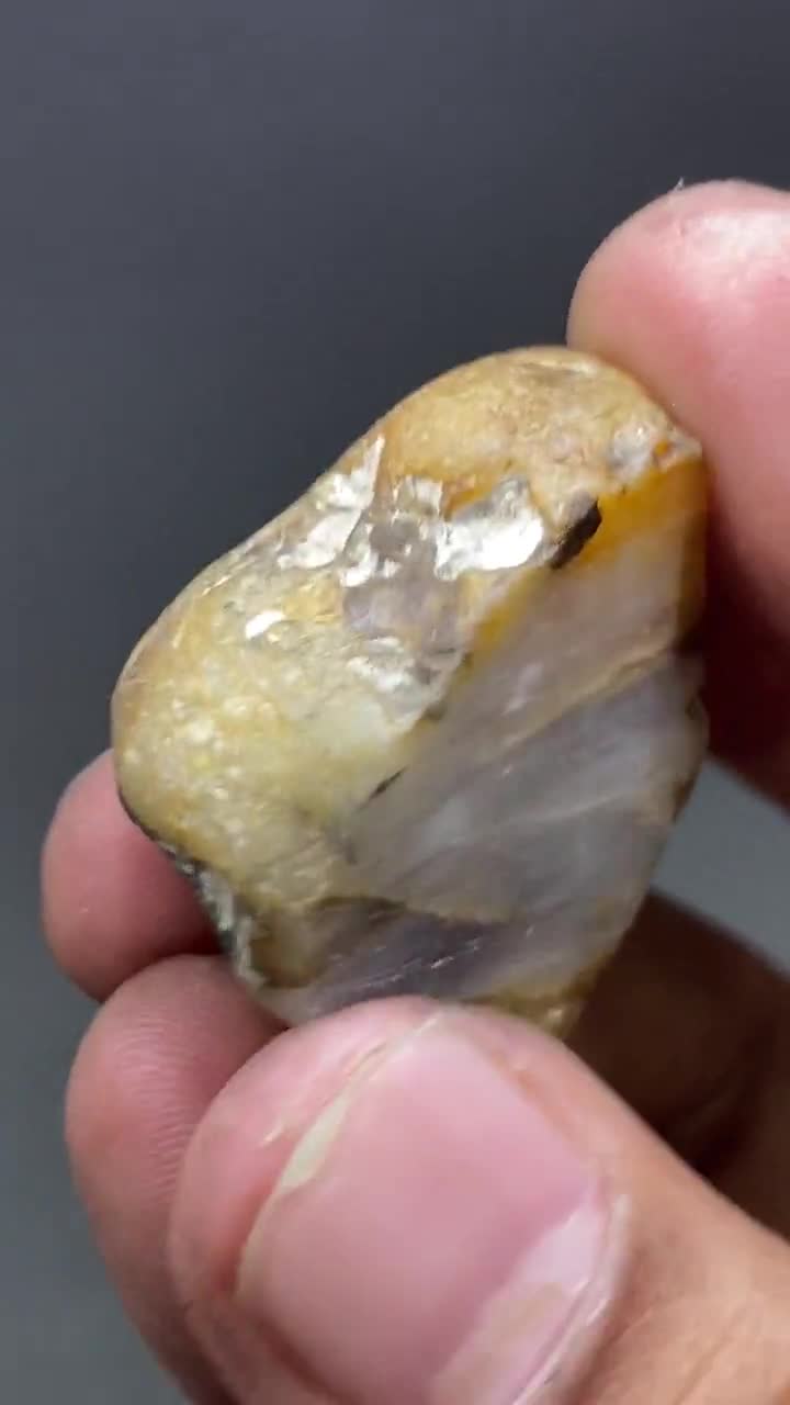 Gorgeous Rare Natural Yellow Sapphire Raw Burma Mines Sapphire