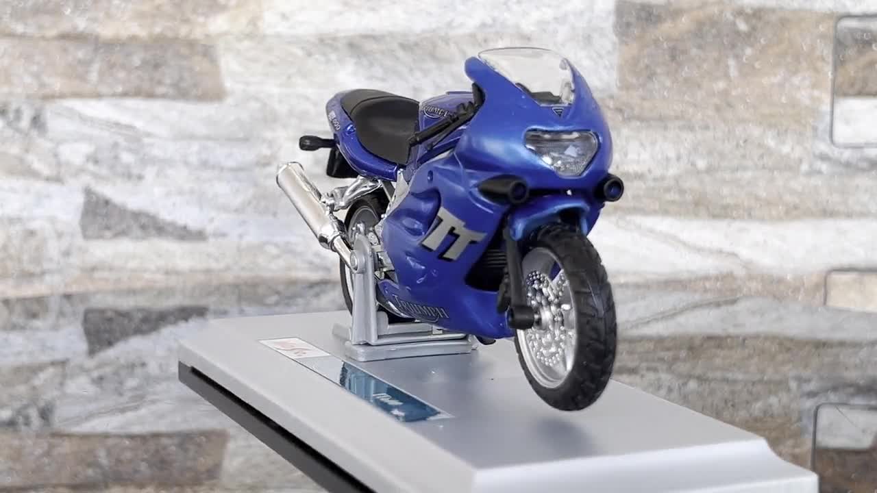 トライアンフ TT600、スケール 1/18 ダイキャスト バイク、1/18 ダイ