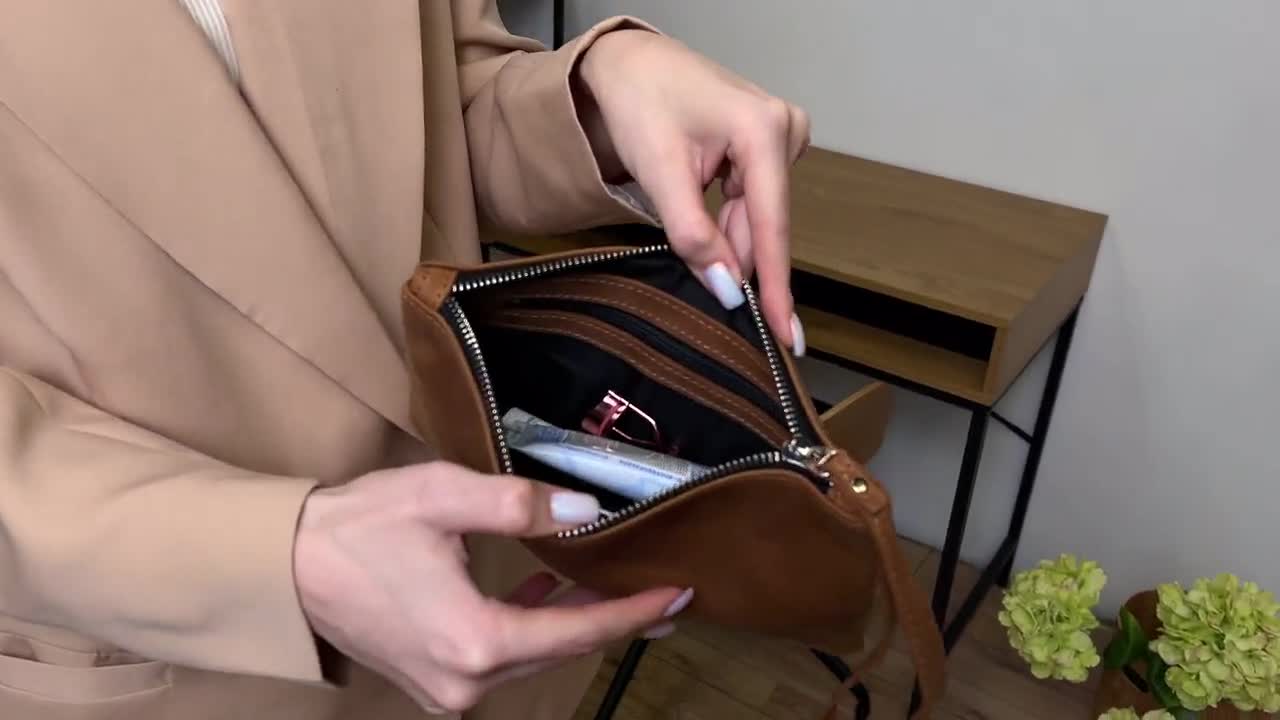 カスタムレザージッパーポーチ、ストラップ付きレザーポーチ、刻印入り