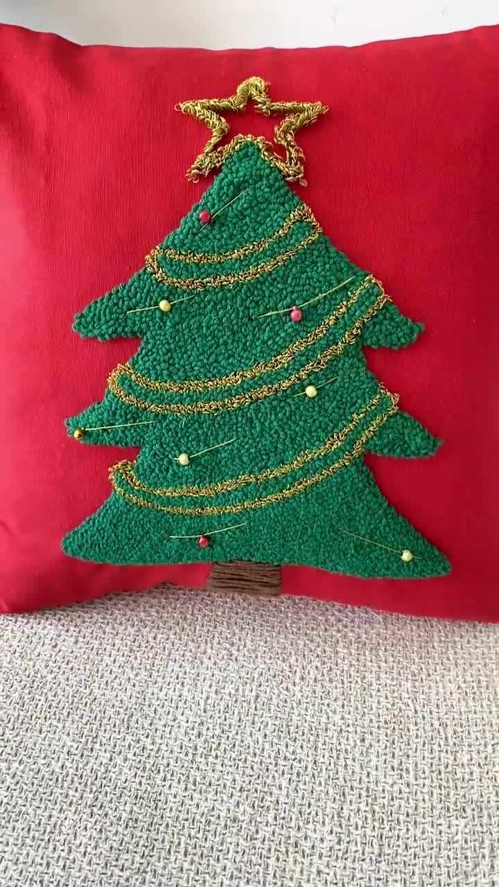 ハンドタフテッドクリスマス枕カバー、刺繍入りクリスマスツリー