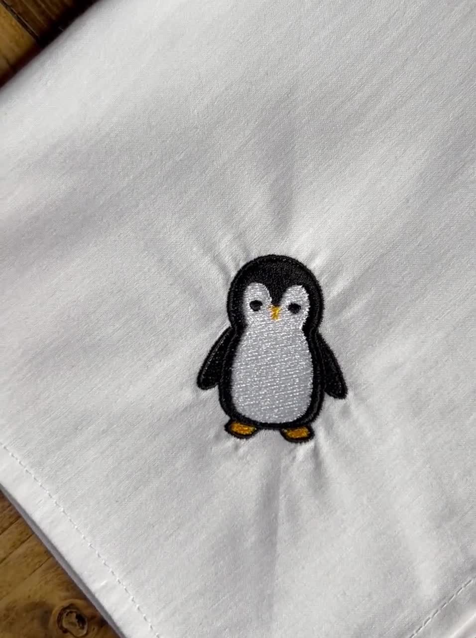 ペンギンの刺繍入りコットンハンカチ - Etsy 日本