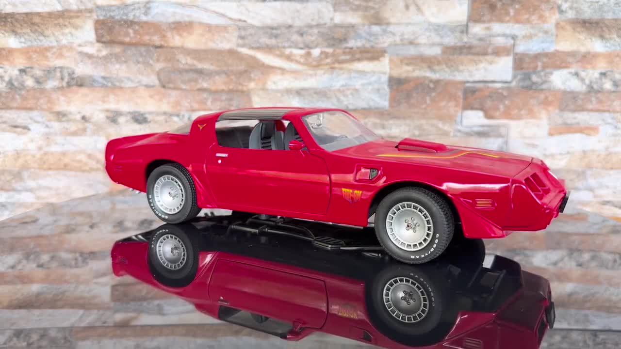 Pontiac Firebird T/A 1979 | 1/18 Scale Model Car | Diecast Car