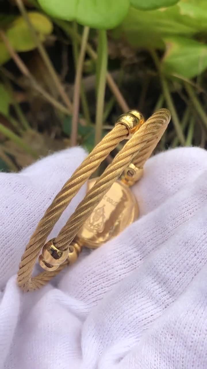 RARE VINTAGE GUCCI 2700.2.L Series Flexible Twisted Bangle Type