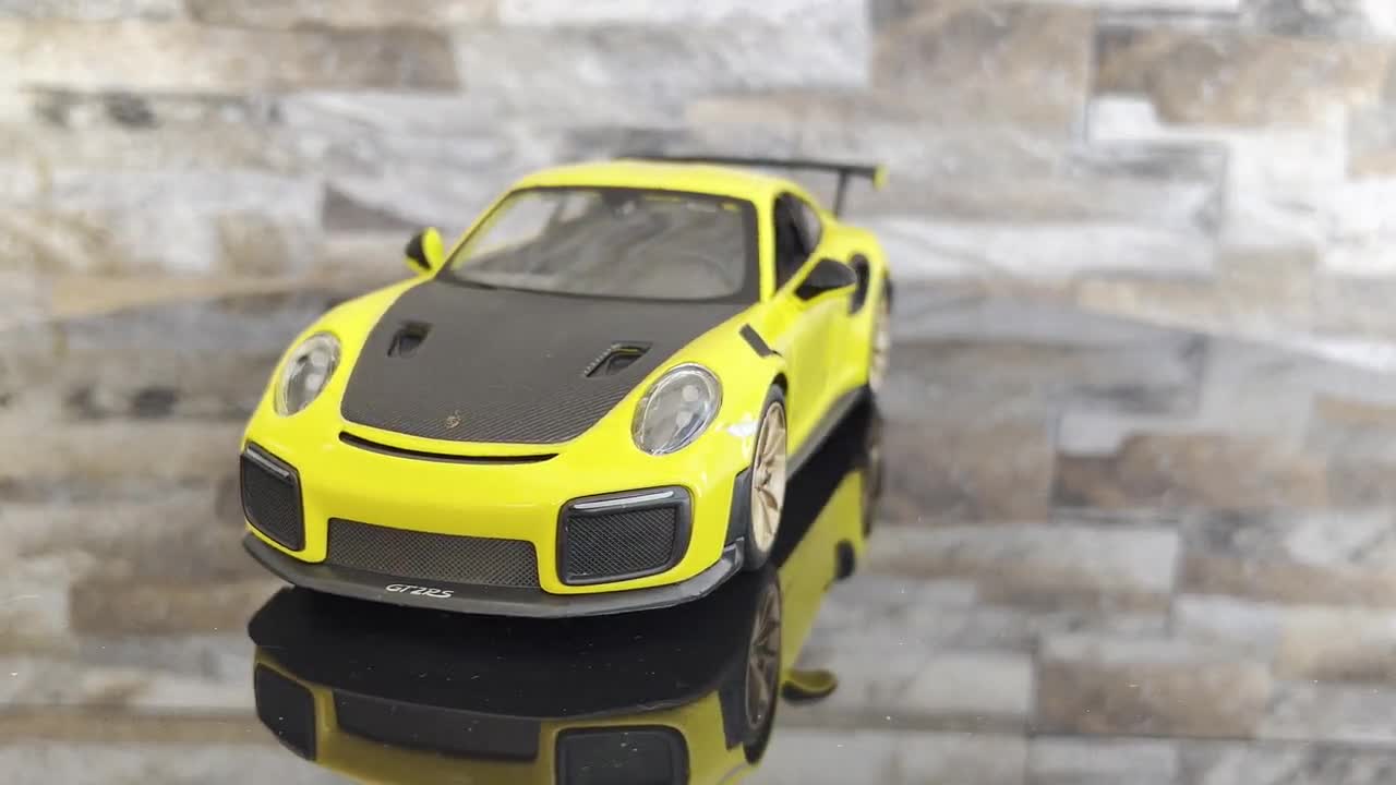 ポルシェ 911 GT2 RS | モデルカー | ダイキャストカー | 1/24