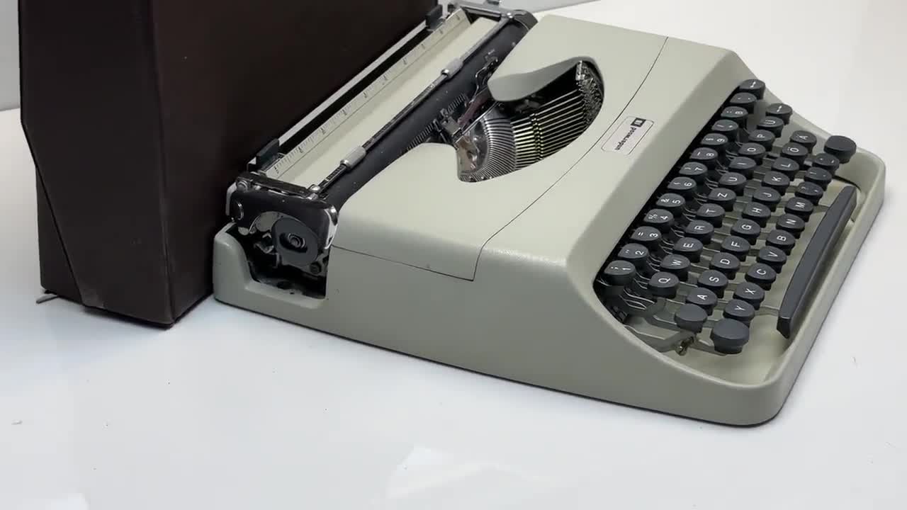 Underwood 18 Typewriter - Portable Manual Machine, Retro Decor - Etsy