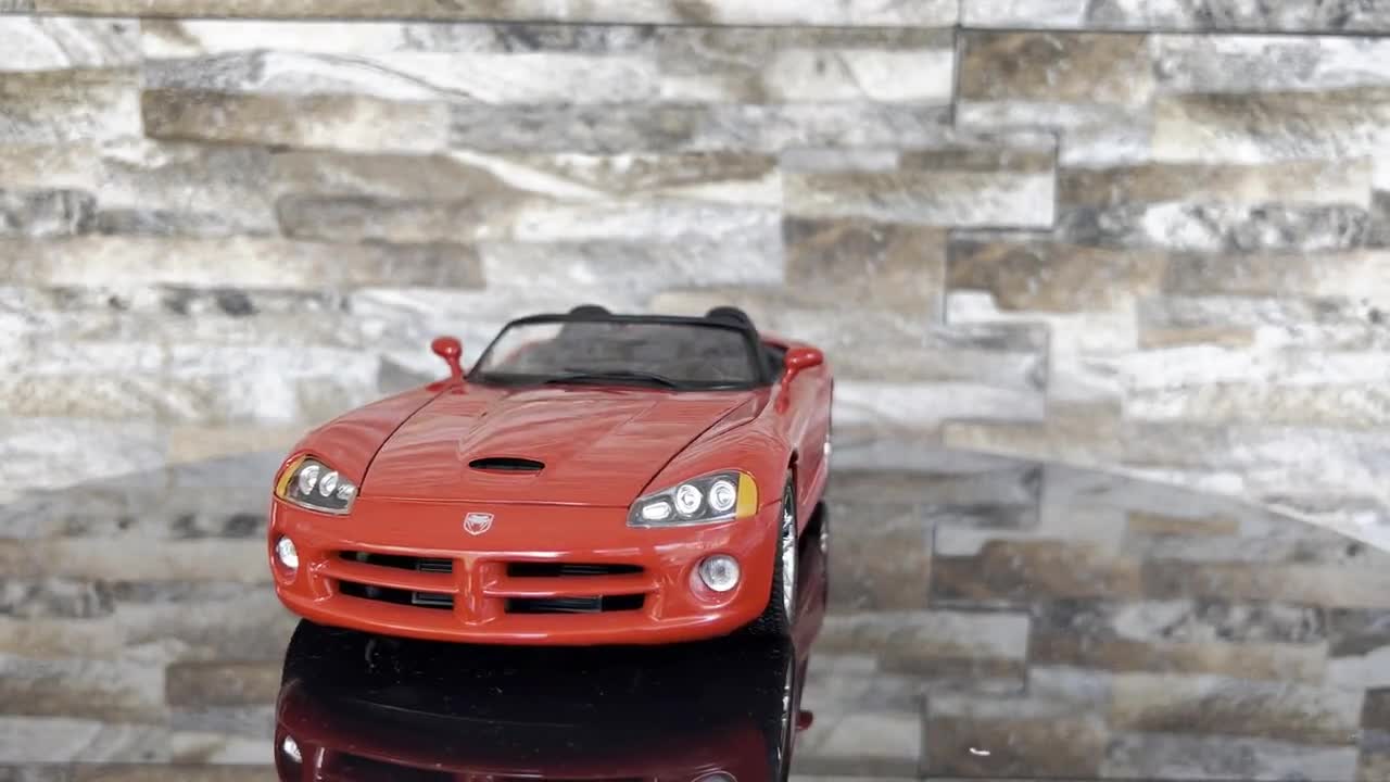 Dodge Viper SRT/10 | Vintage Model Car | Diecast Car | 1/18 Scale