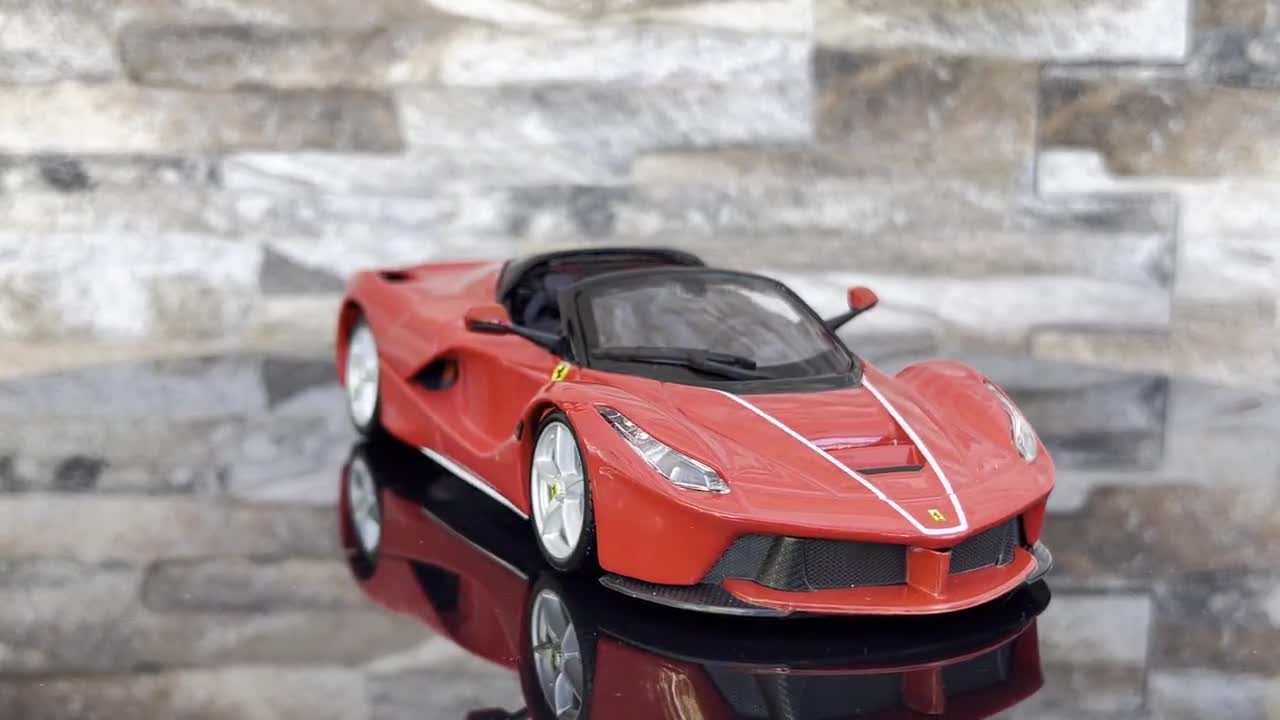 ラ・フェラーリ アペルタ | 1/24スケール モデルカー | ダイキャスト