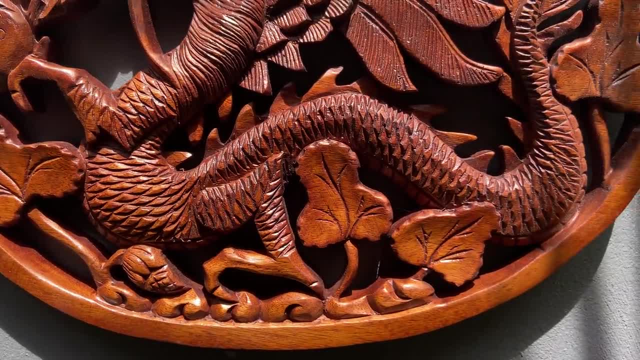木製龍像、壁掛けアート、中国龍、神秘的な動物、木彫り、アート作品