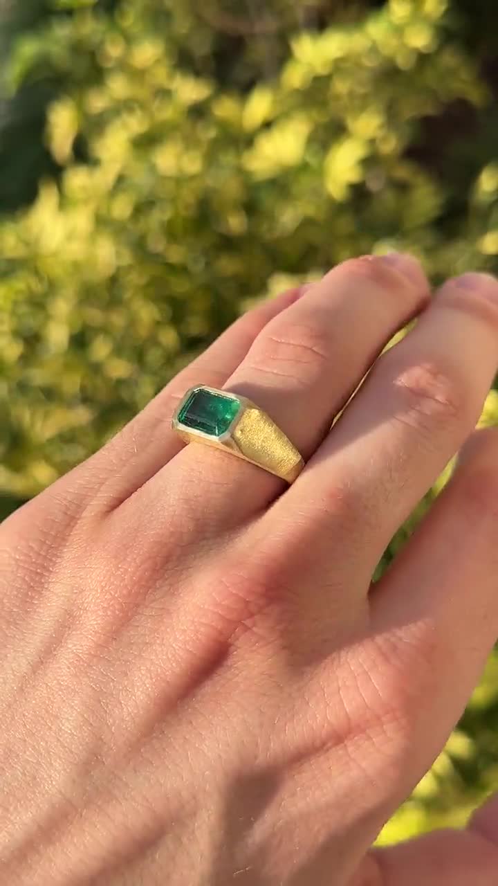 3.35カラット 18K 高品質天然エメラルド ソリティア メンズリング