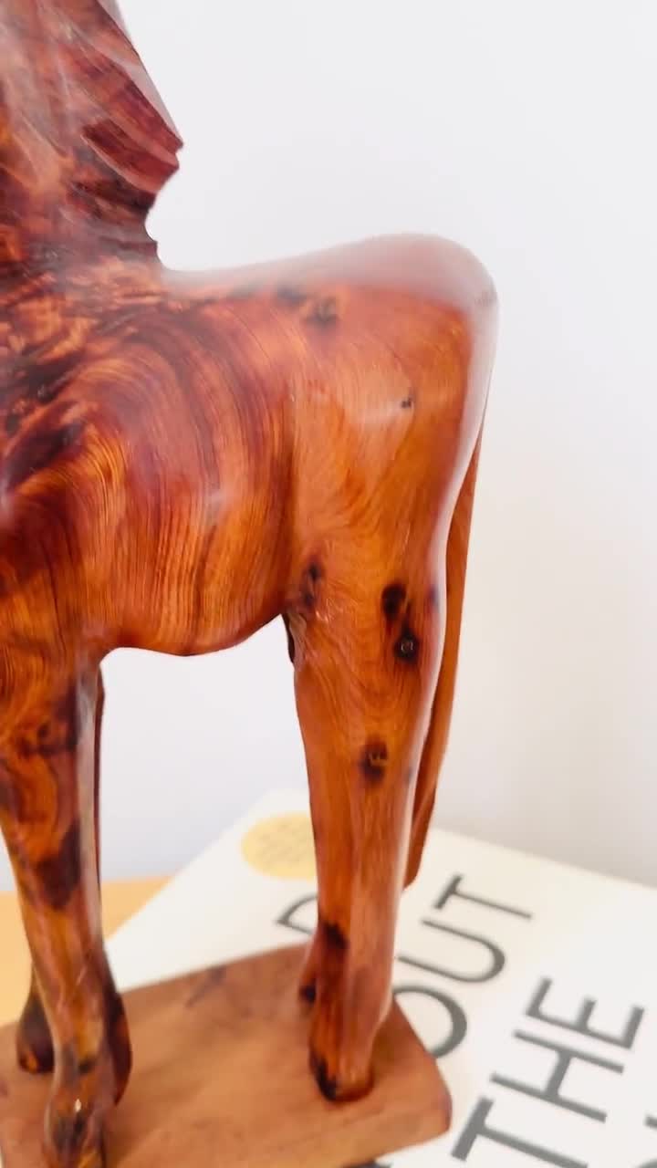 ヴィンテージの手彫り木製馬の彫刻、馬の置物 - Etsy 日本