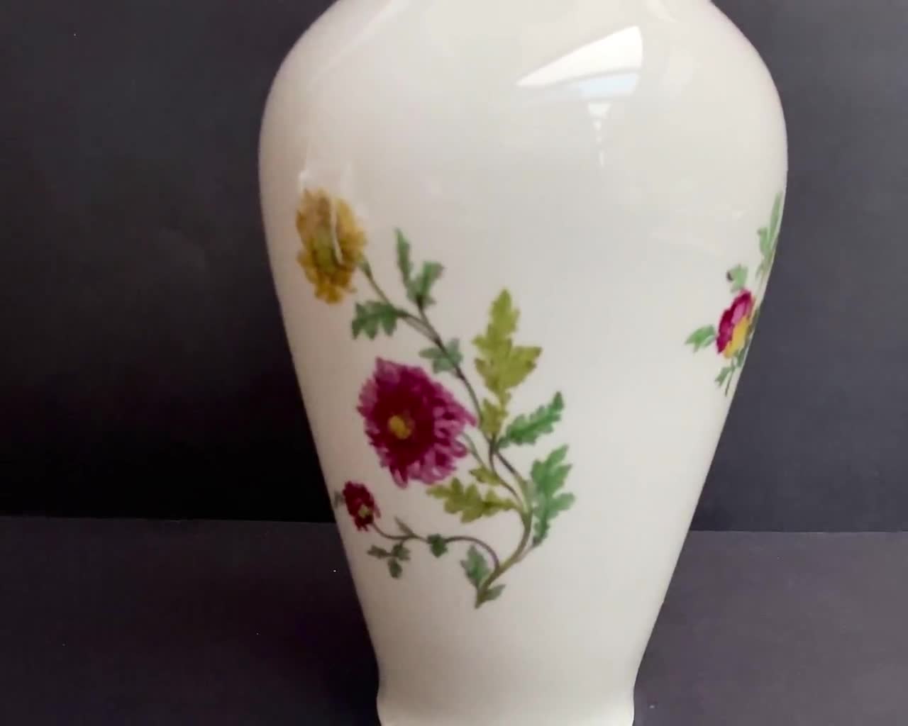 Eschenbach Bavaria Germany 花瓶 フラワーベース Eschenbach Bavaria Porcelain Vase: Hand-painted Floral Decor