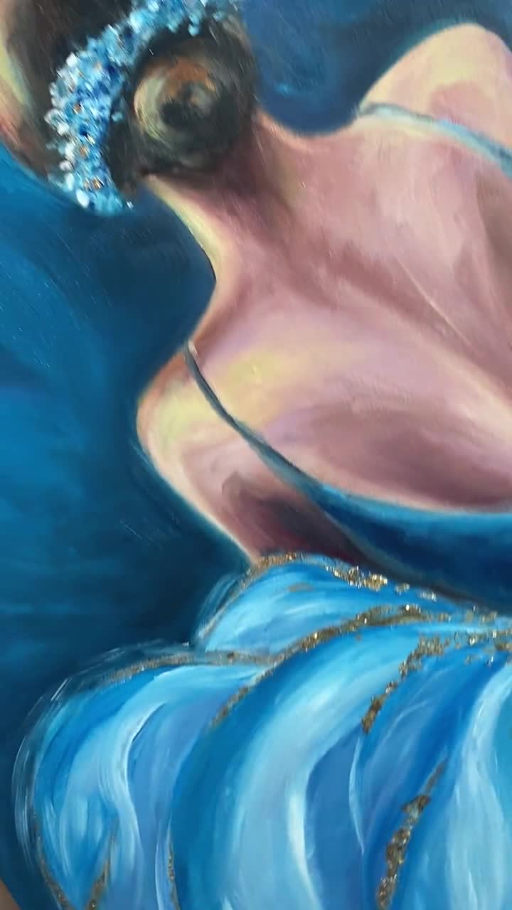 抽象的なバレリーナのキャンバス絵画、青いドレスを着た少女と金色の壁