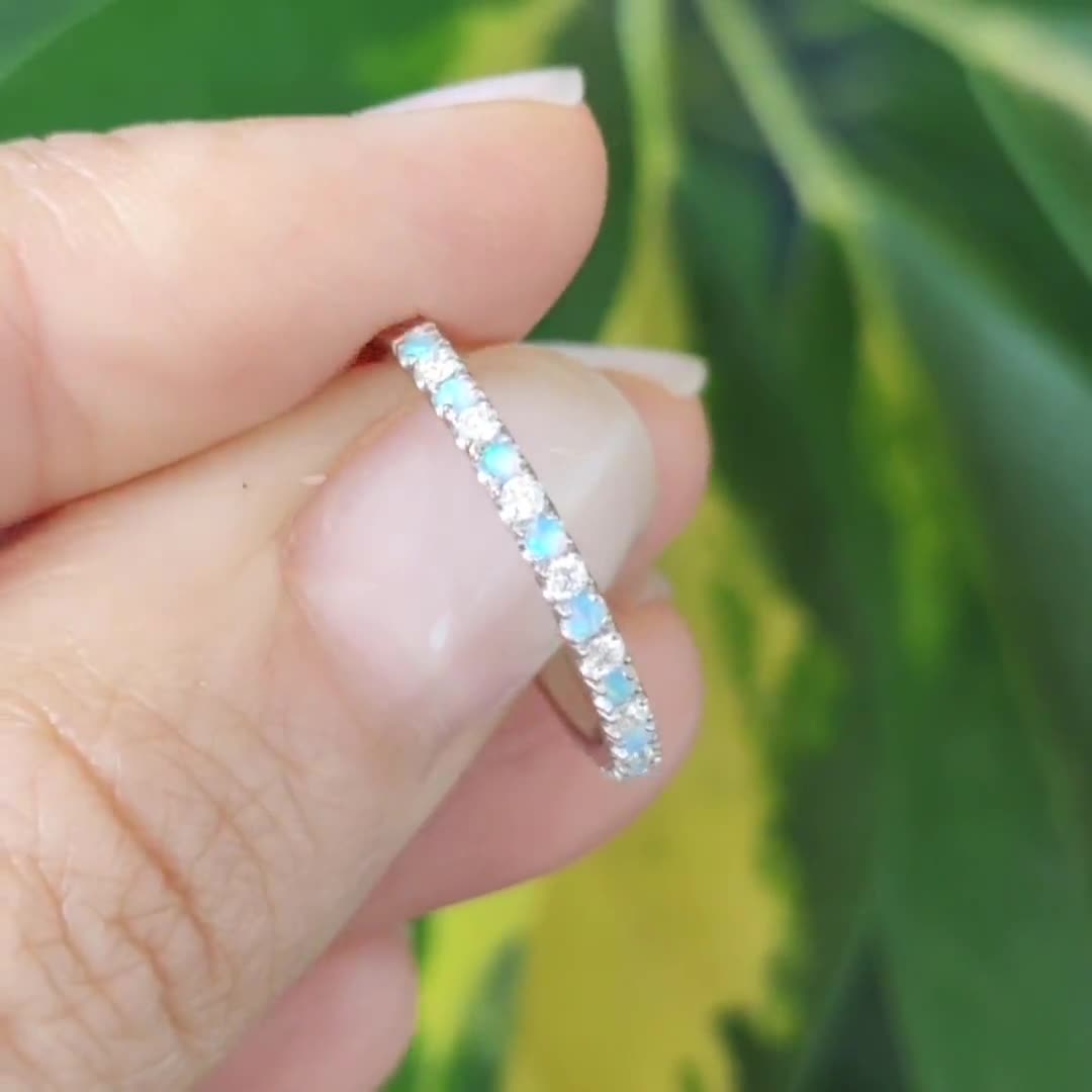 オパールとダイヤモンドの14Kゴールドエタニティバンド - 2mmの結婚