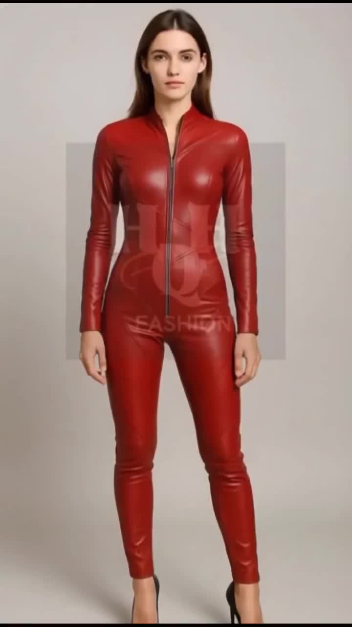 Red_Cat_Suits_cpr2ev.jpg